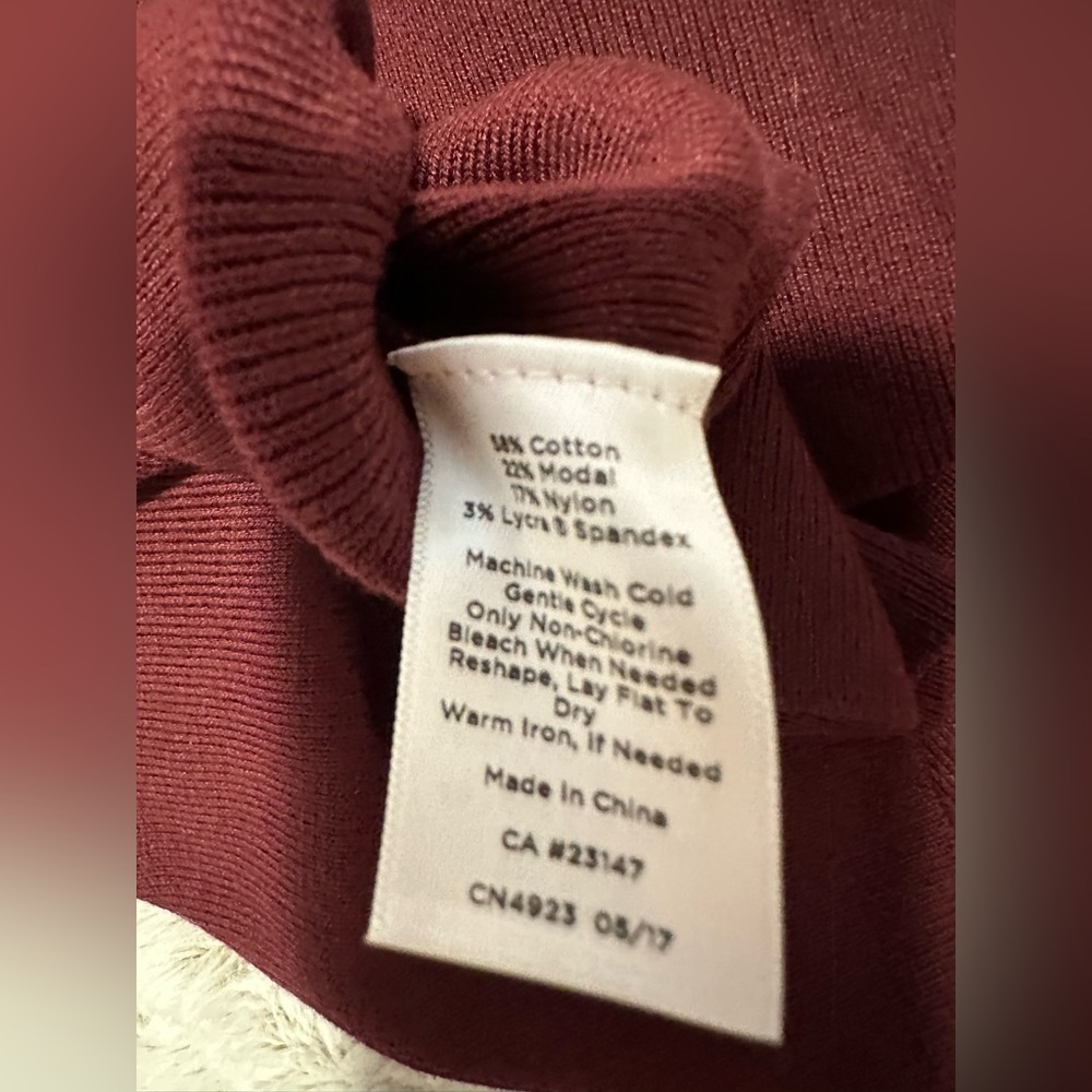 Talbots Petites Burgundy Sleeveless Turtleneck Knit Top - Picture 7 of 11